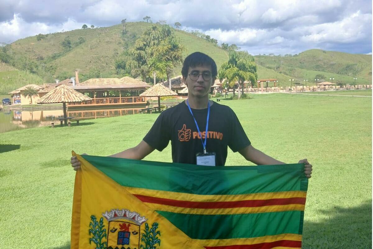 Imagem de compartilhamento para o artigo Aluno de Cassilândia vai representar o Brasil na Olimpíada Latino-Americana de Astronomia da MS Todo dia